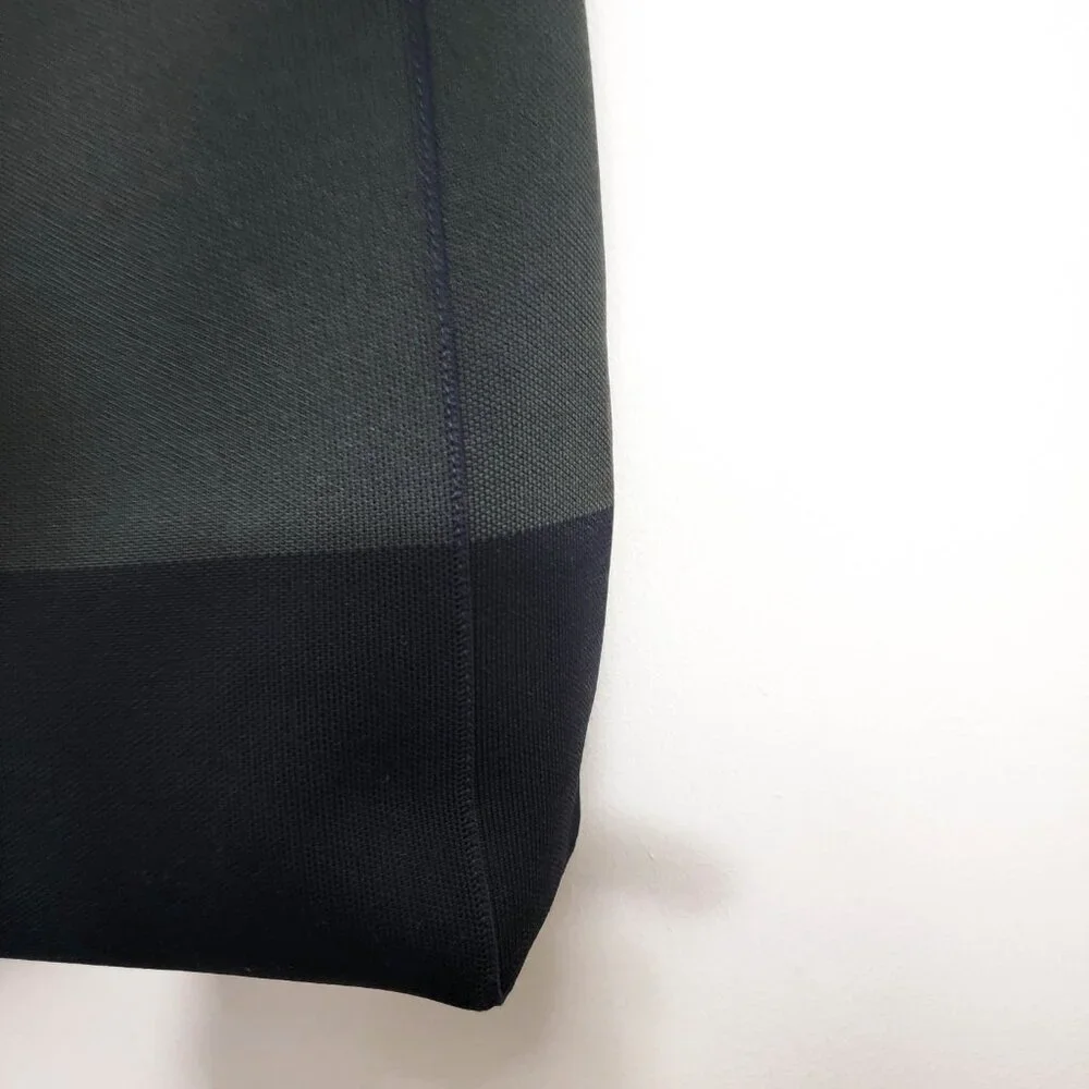 Rothy's Carryall Tote in Forest Green Black
